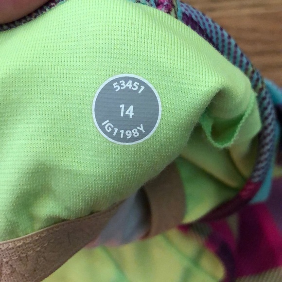 Ivivva flow y tank size 14 - Picture 3 of 5